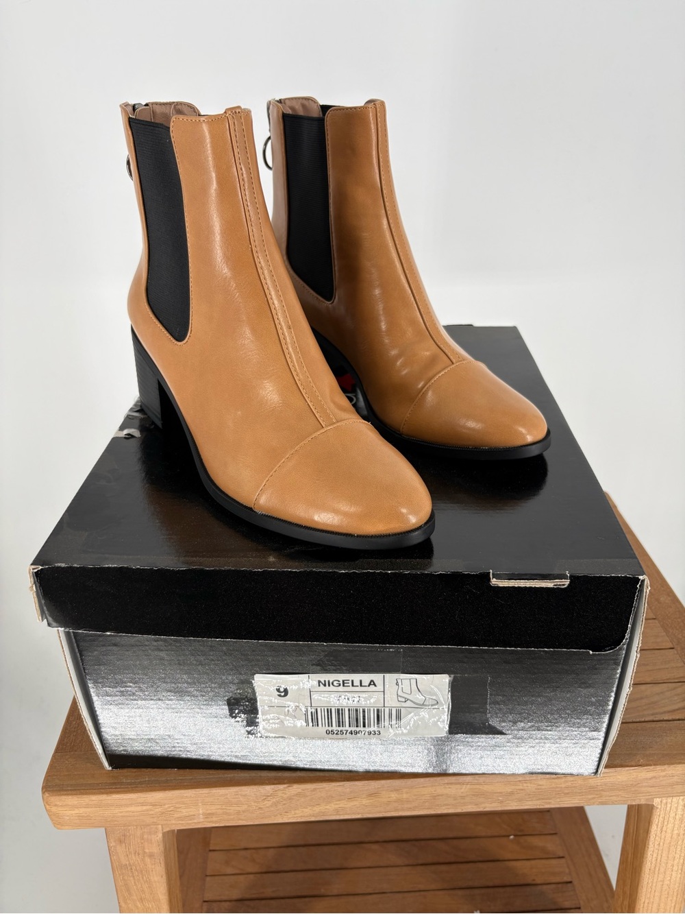 New women’s NIGELLA Journee collection Tan Chelsea Ankle Boots for Women size 9